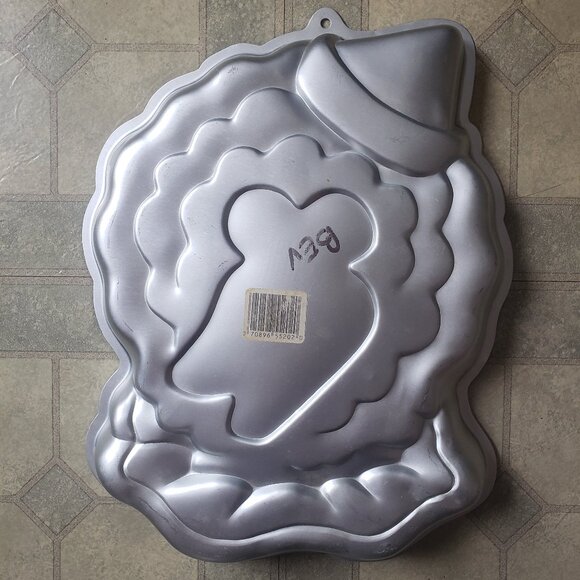 Wilton Big Bird Cake Pan with Eyes/Beak Topper - Picture 3 of 4